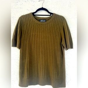 Sag Harbor, short sleeve, olive, large, sweater, comfortable. Like new